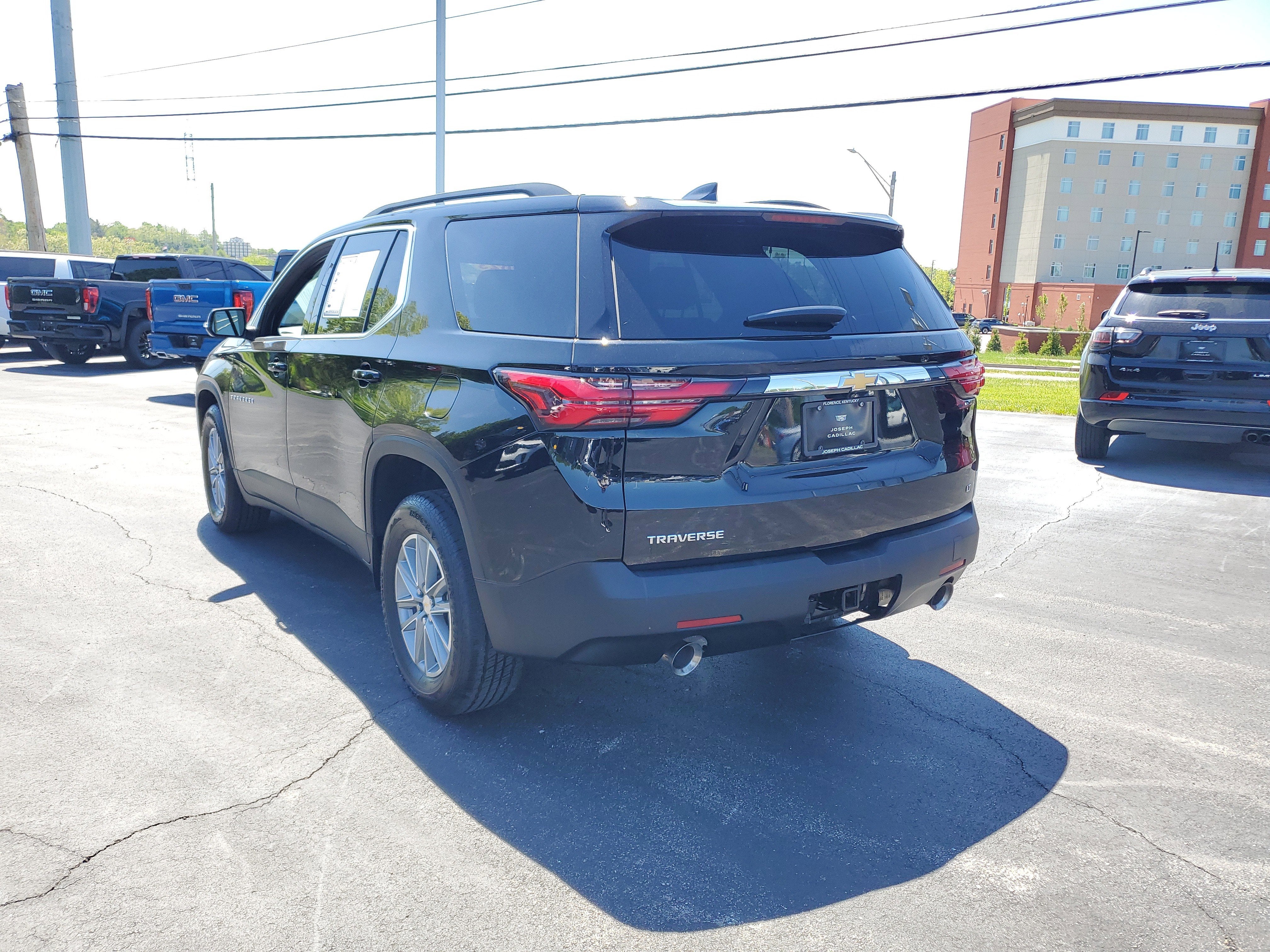 2023 Chevrolet Traverse LT Leather