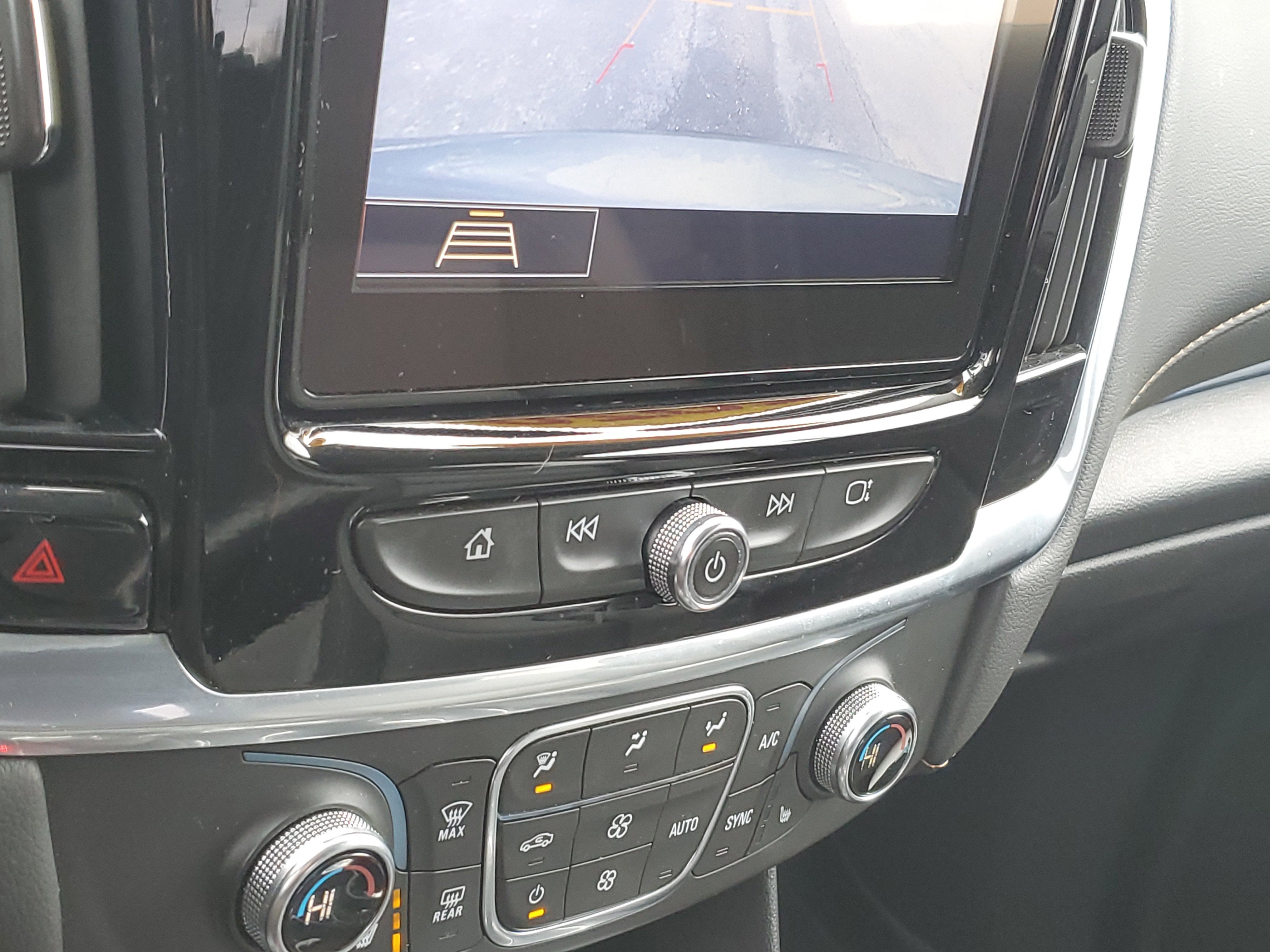 2020 Chevrolet Traverse LT Leather