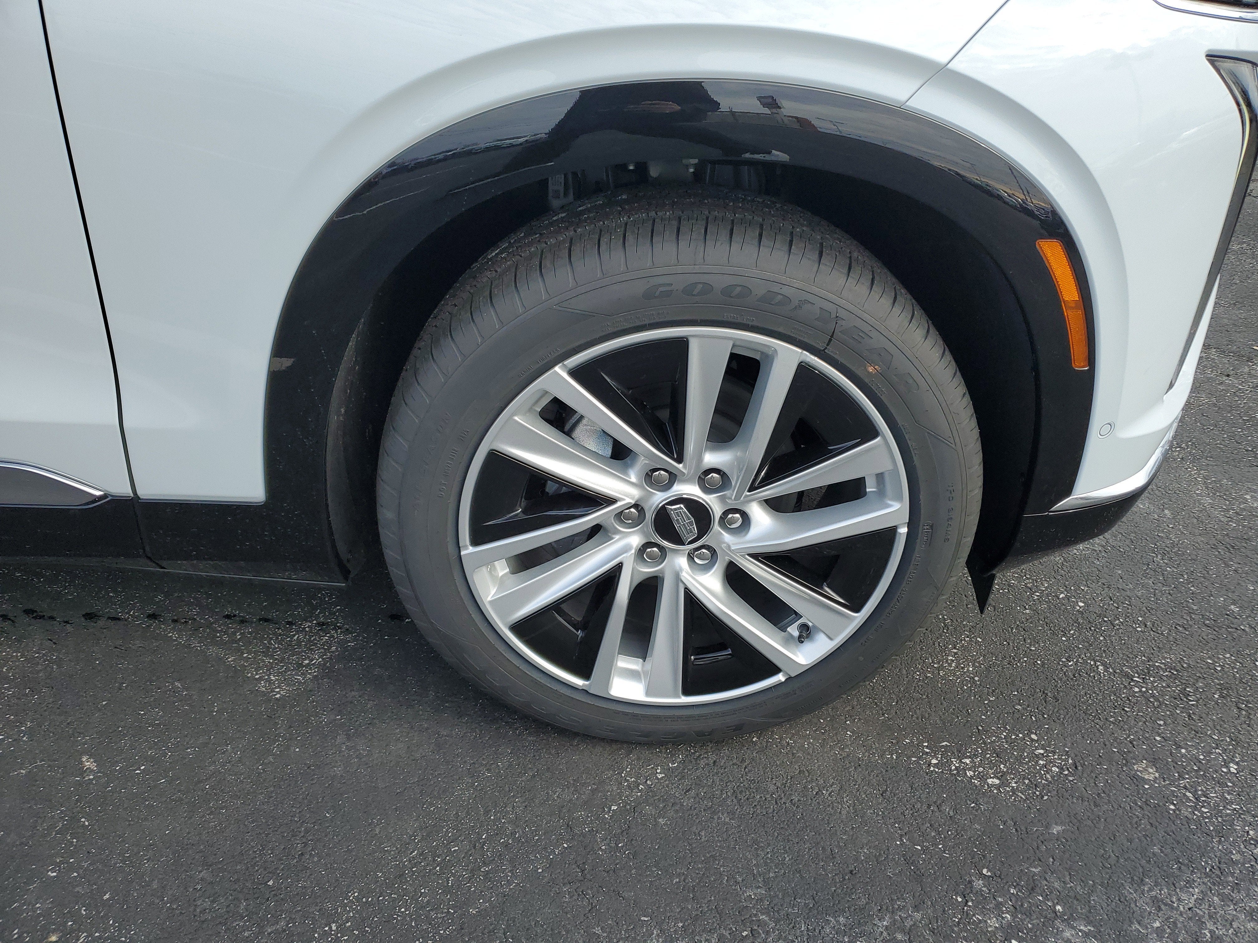 2026 Cadillac VISTIQ Luxury