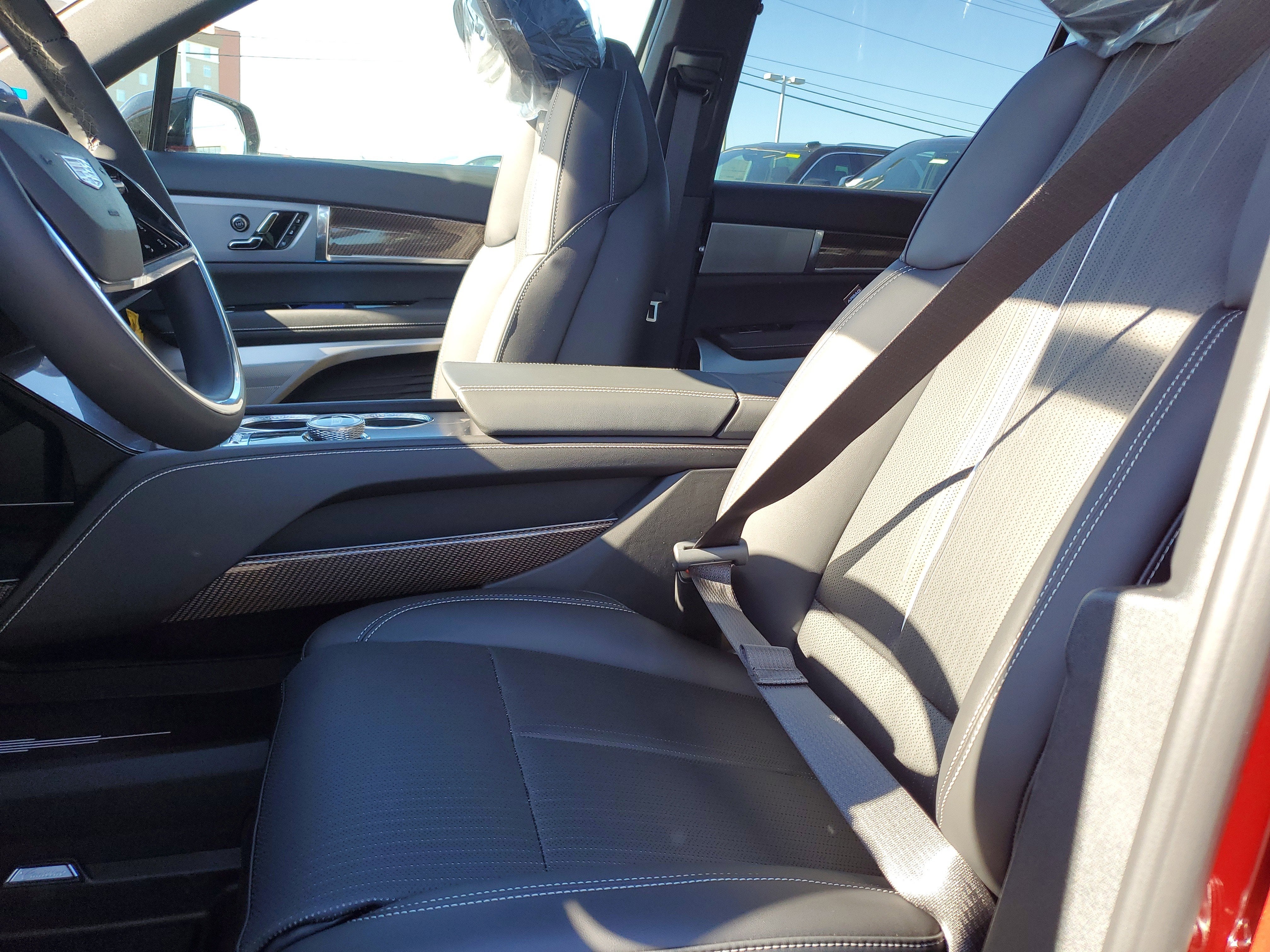 2026 Cadillac VISTIQ Luxury