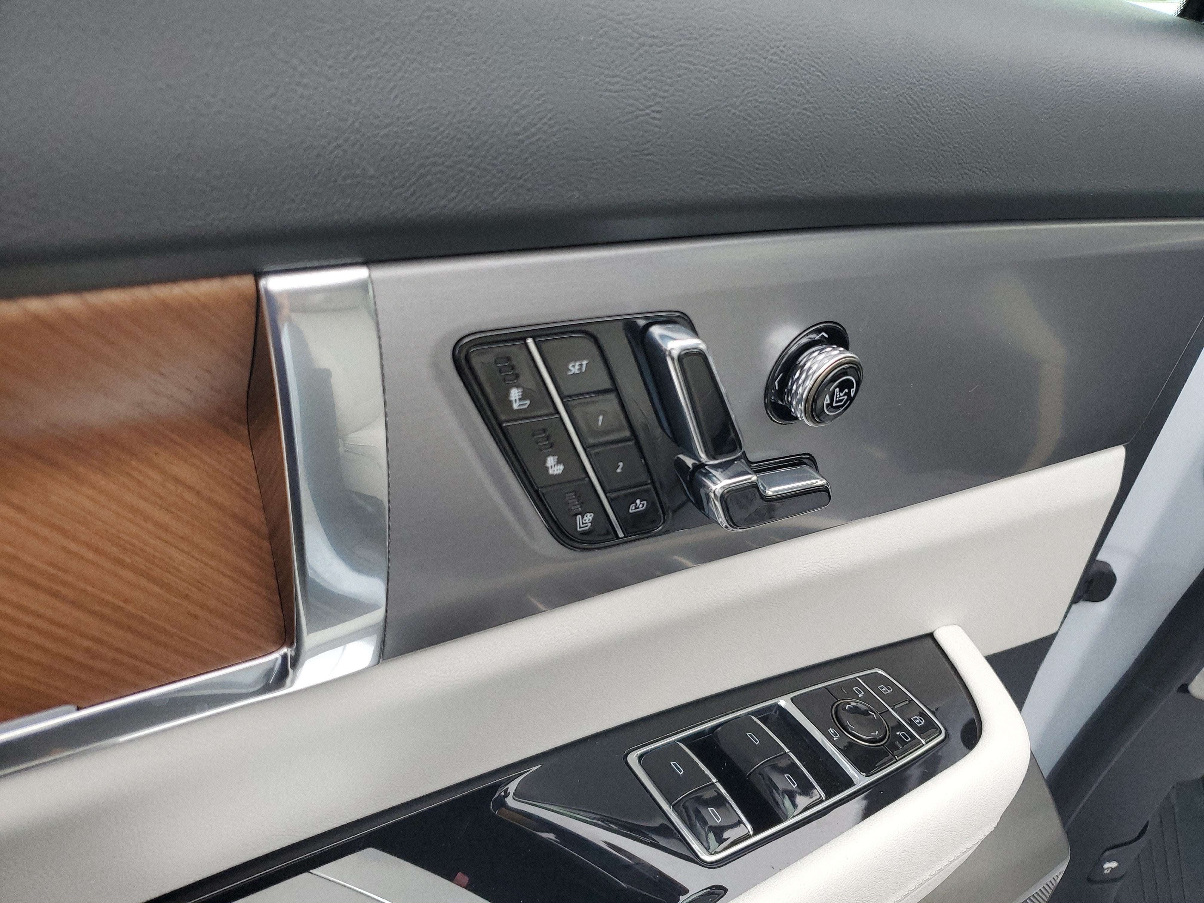 2027 Cadillac VISTIQ Luxury
