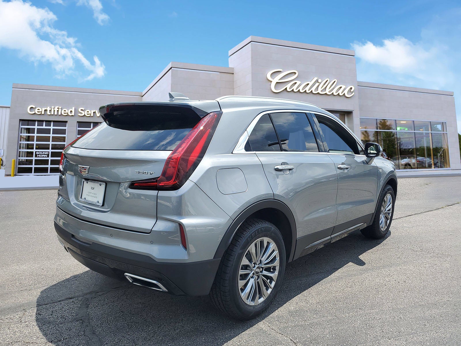2024 Cadillac XT4 Premium Luxury