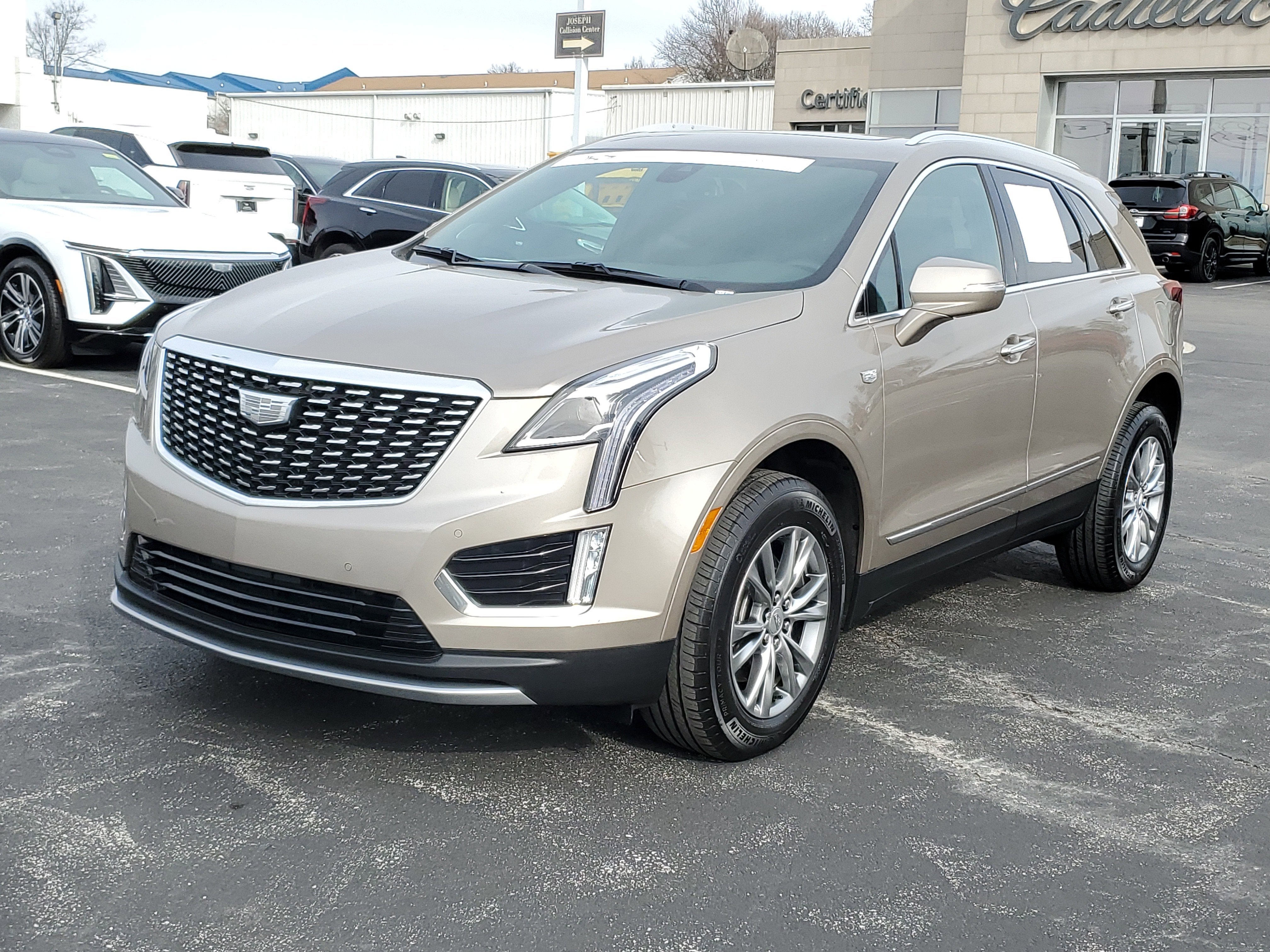2022 Cadillac XT5 Premium Luxury