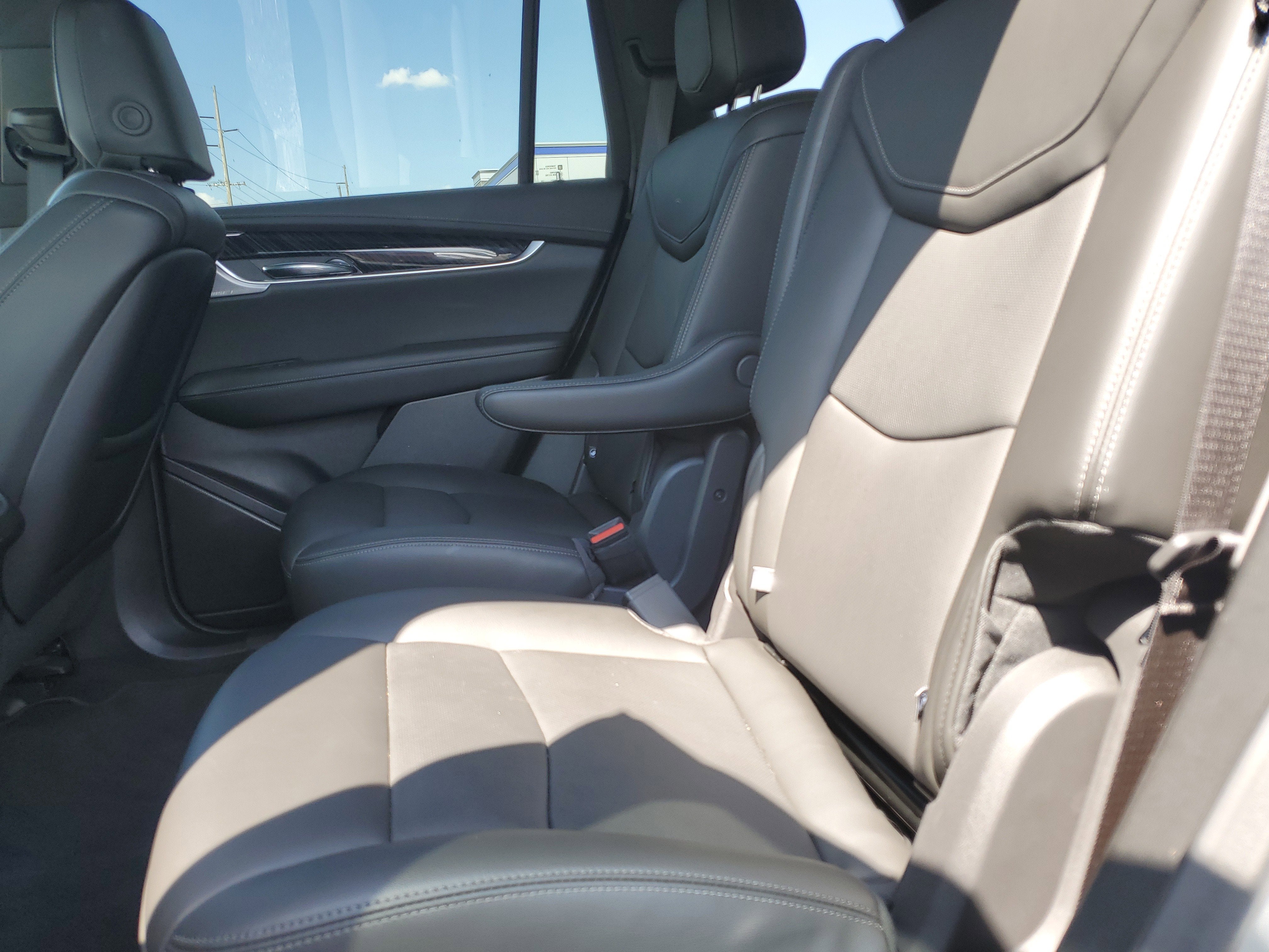 2025 Cadillac XT6 Premium Luxury