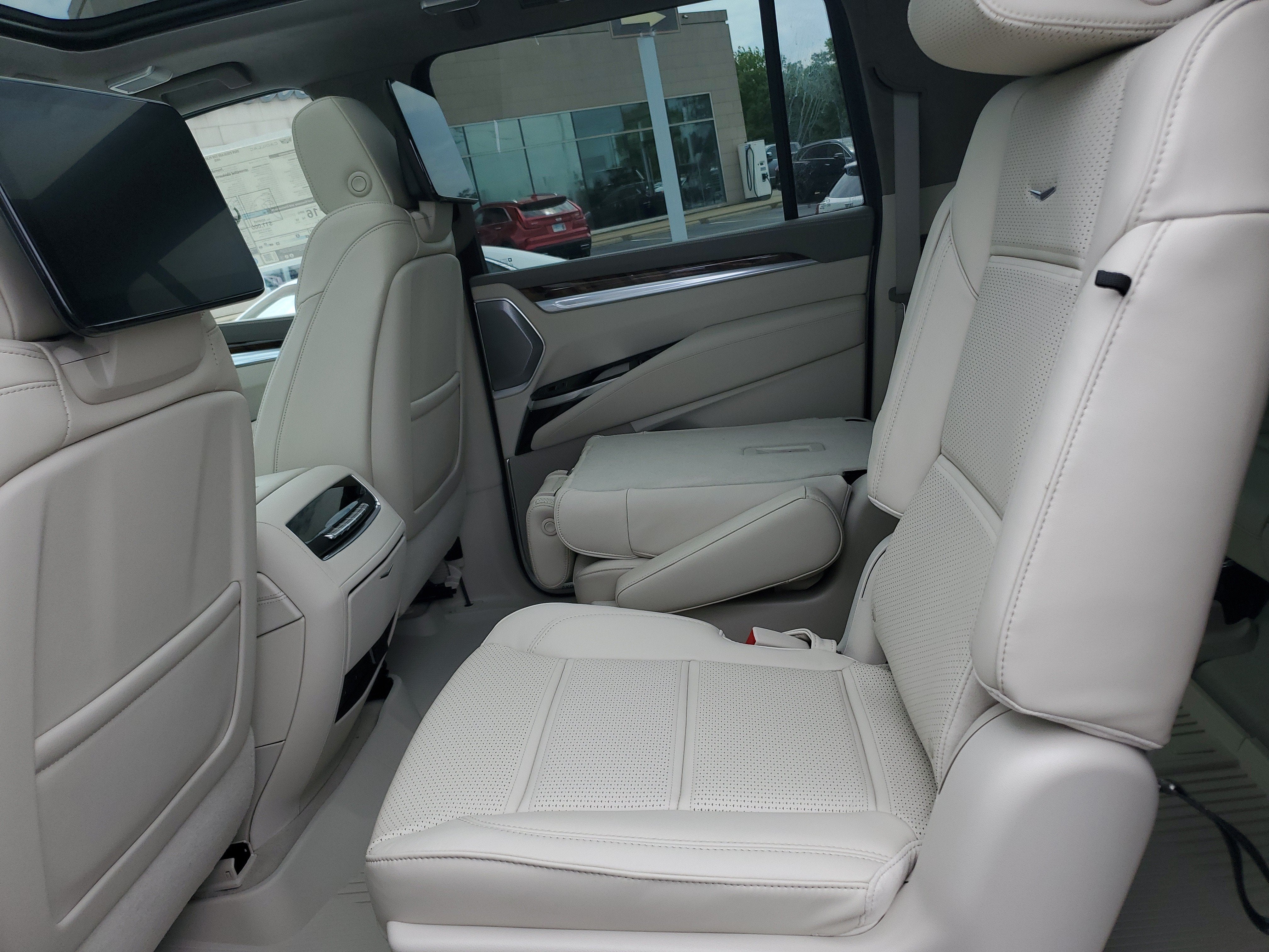 2026 Cadillac Escalade ESV Platinum Luxury