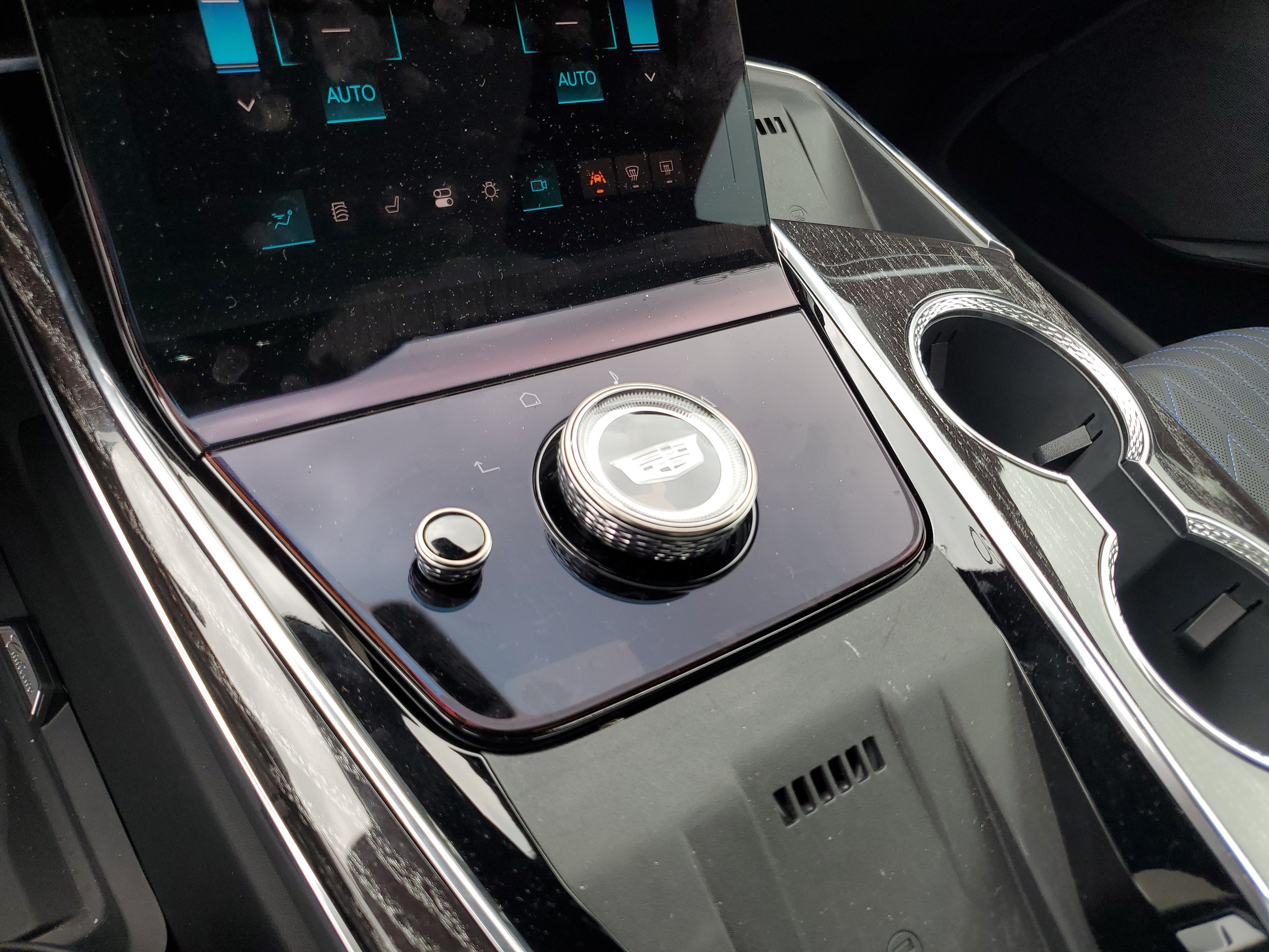 2026 Cadillac ESCALADE IQ Luxury