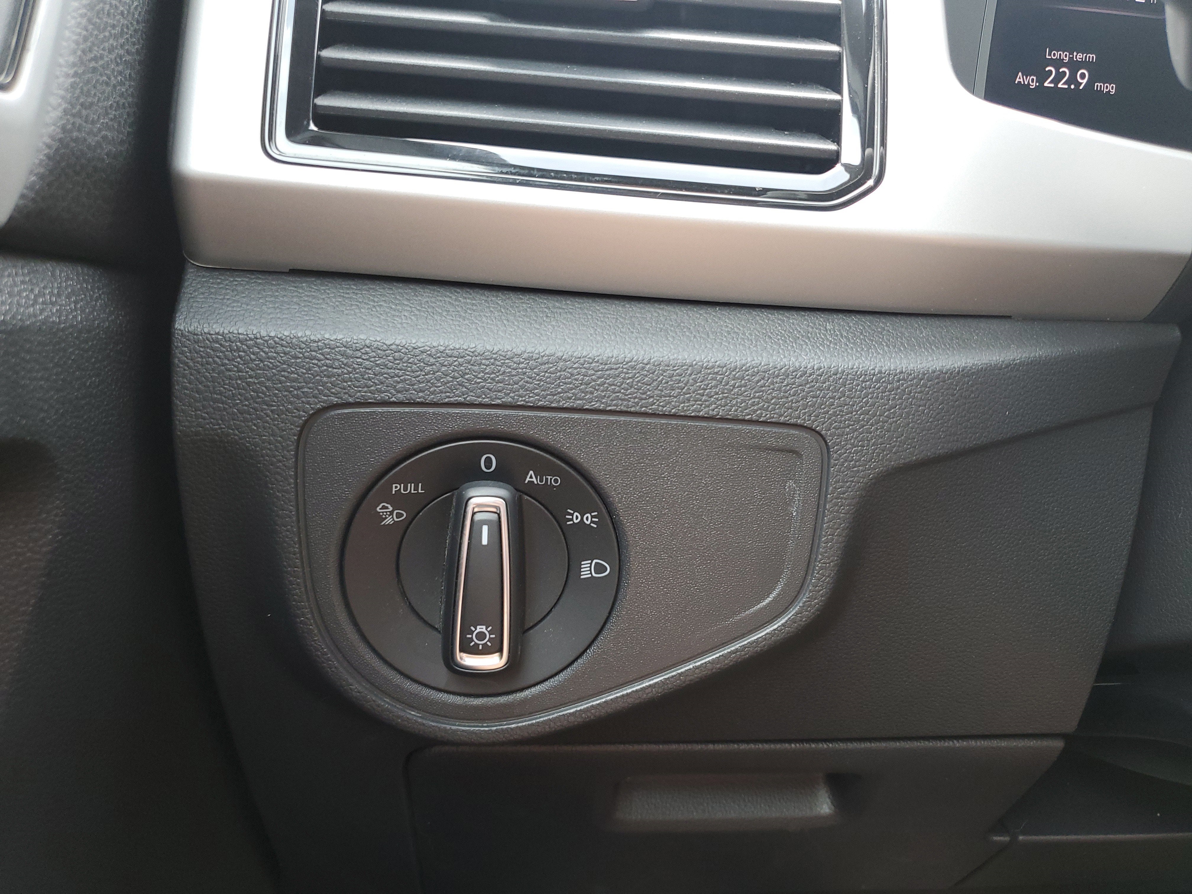 2022 Volkswagen Atlas Cross Sport 3.6L V6 SE w/Technology