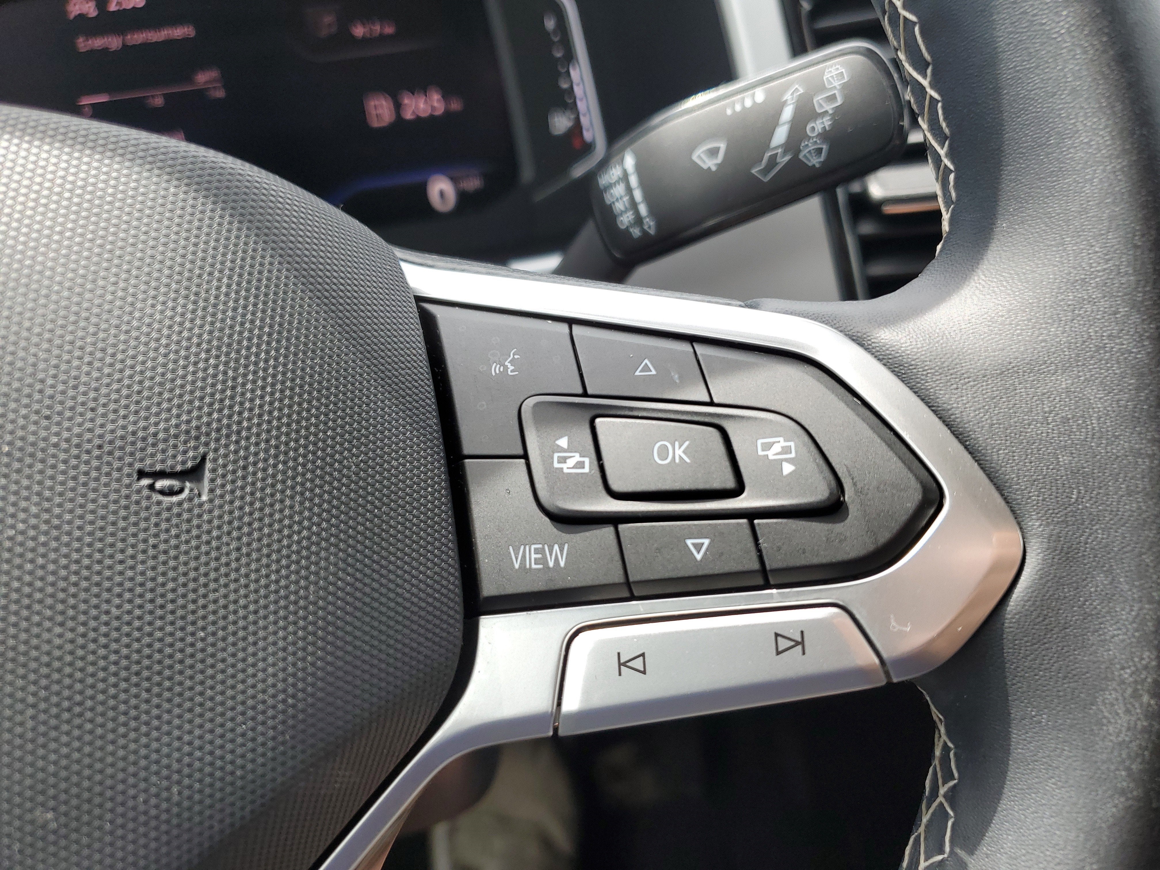 2022 Volkswagen Atlas Cross Sport 3.6L V6 SE w/Technology