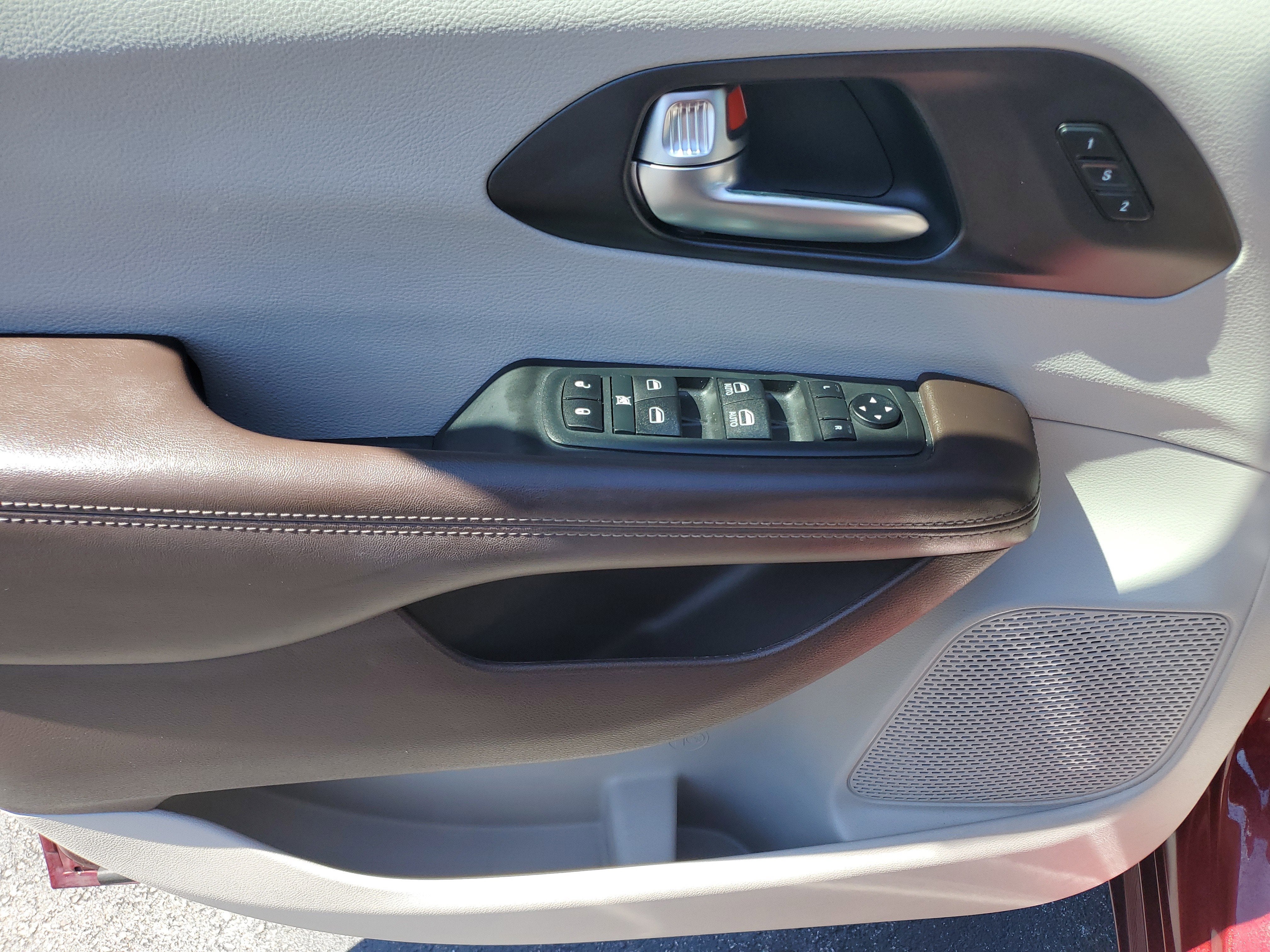 2020 Chrysler Pacifica Touring L