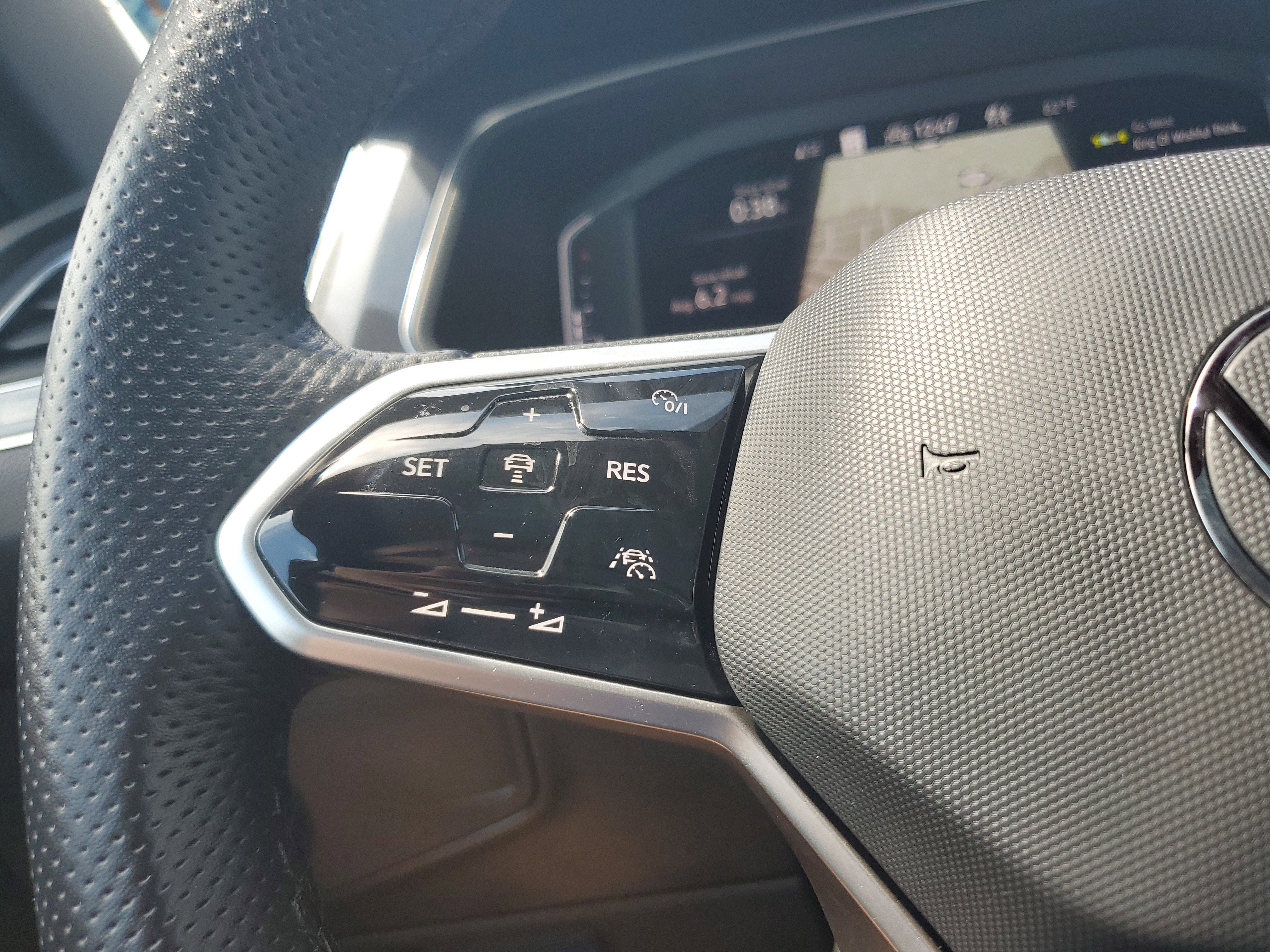 2022 Volkswagen Tiguan SEL R-Line