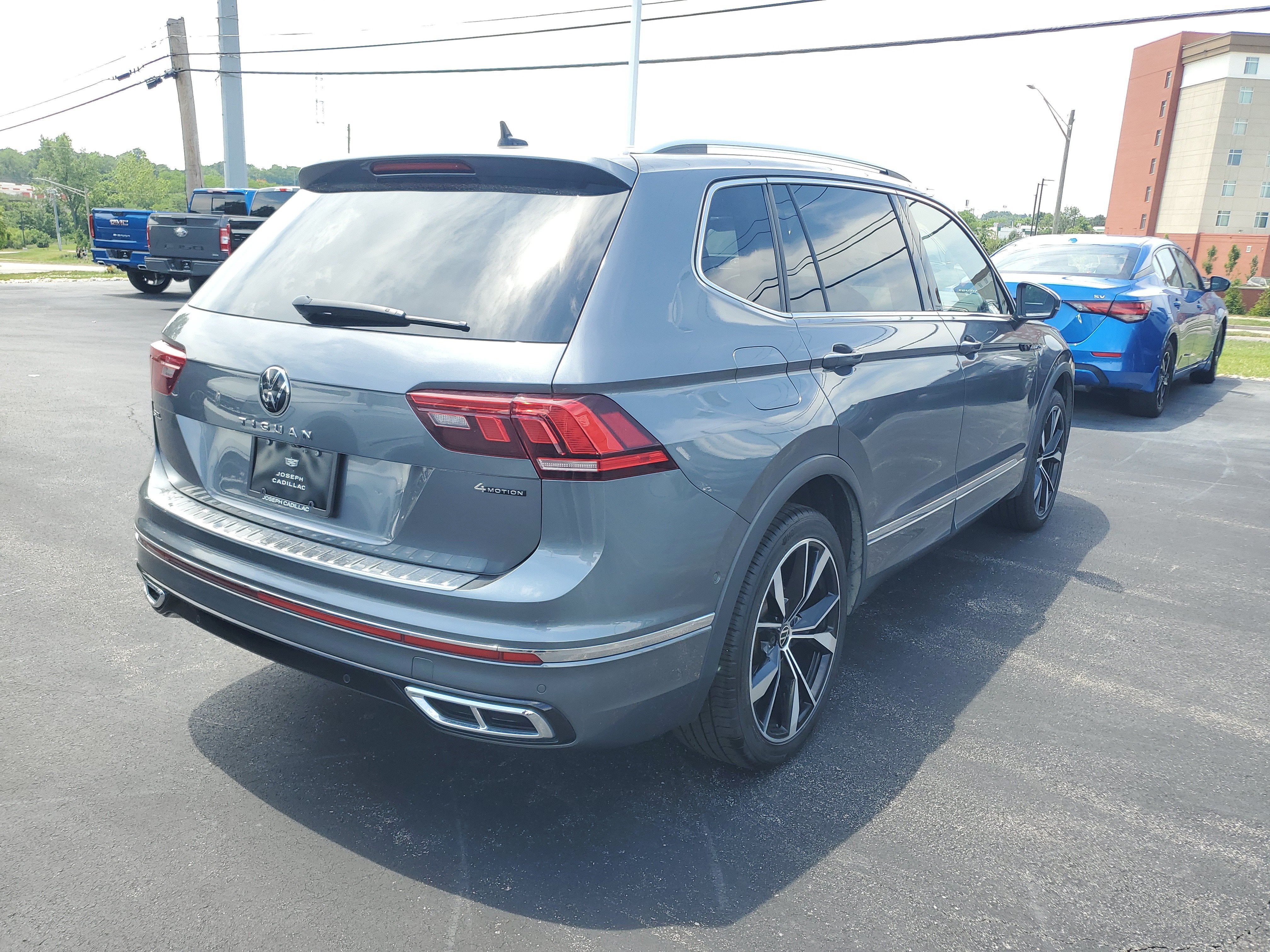 2022 Volkswagen Tiguan SEL R-Line