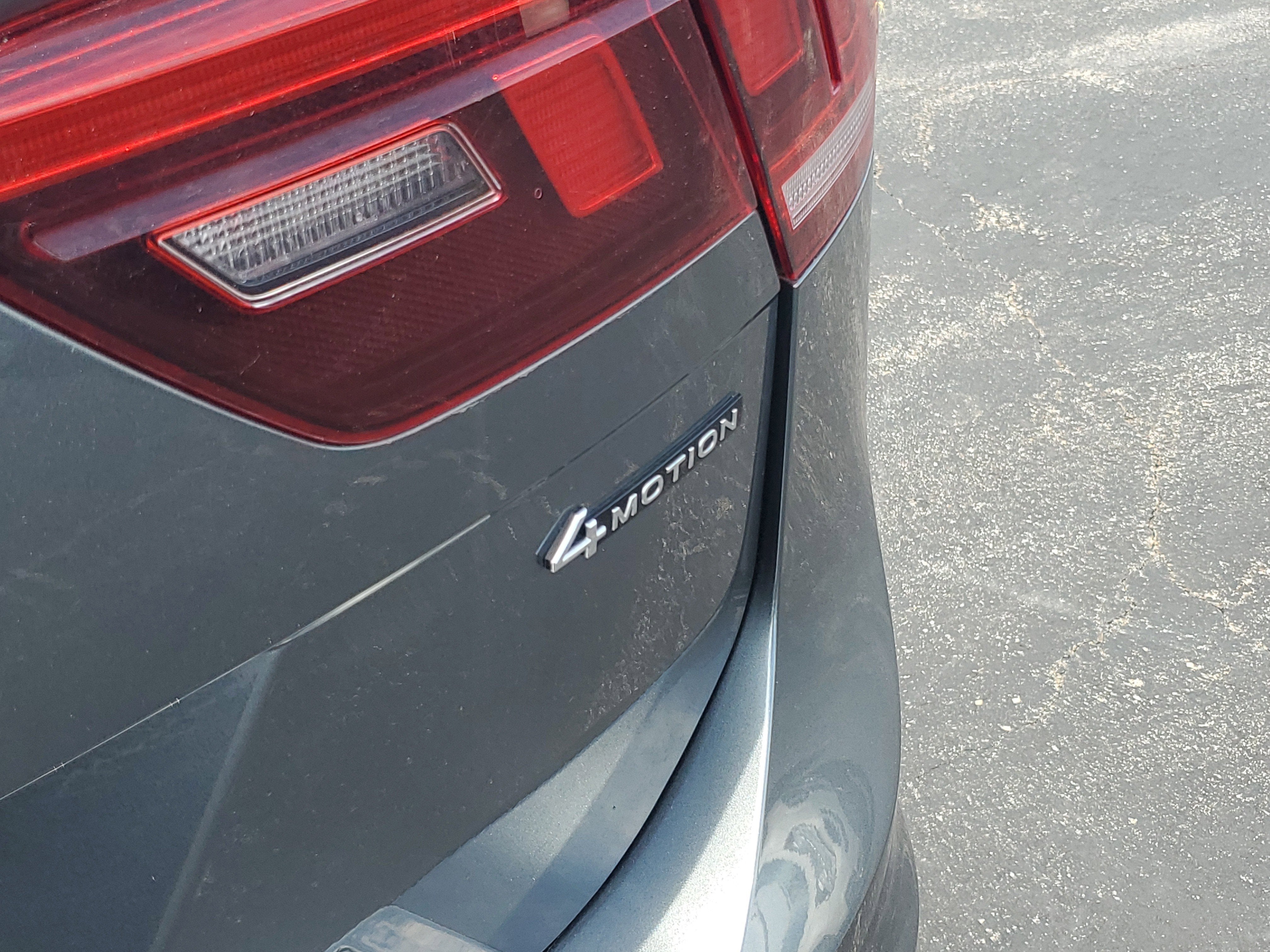 2022 Volkswagen Tiguan SEL R-Line