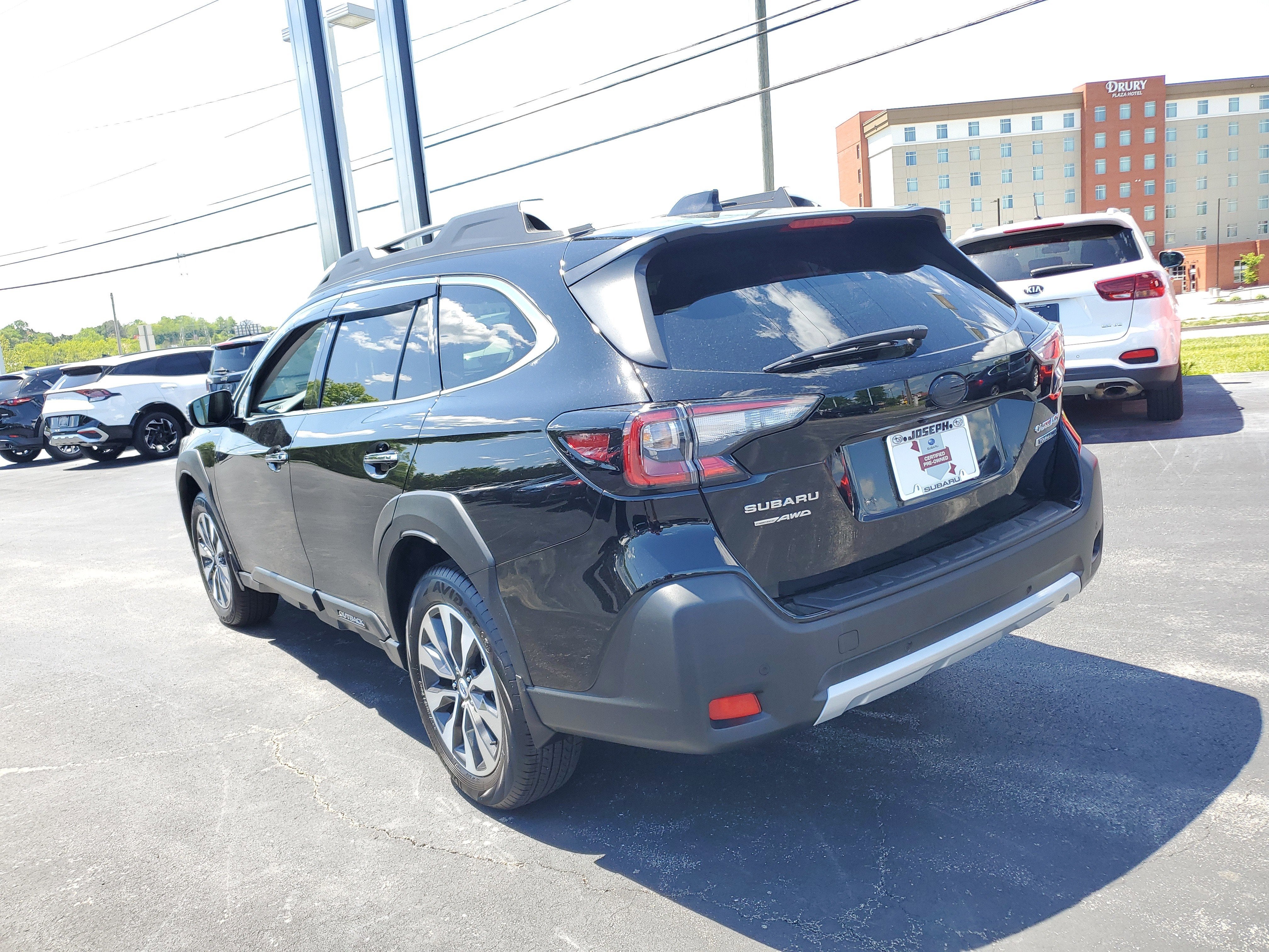 2025 Subaru Outback Touring XT