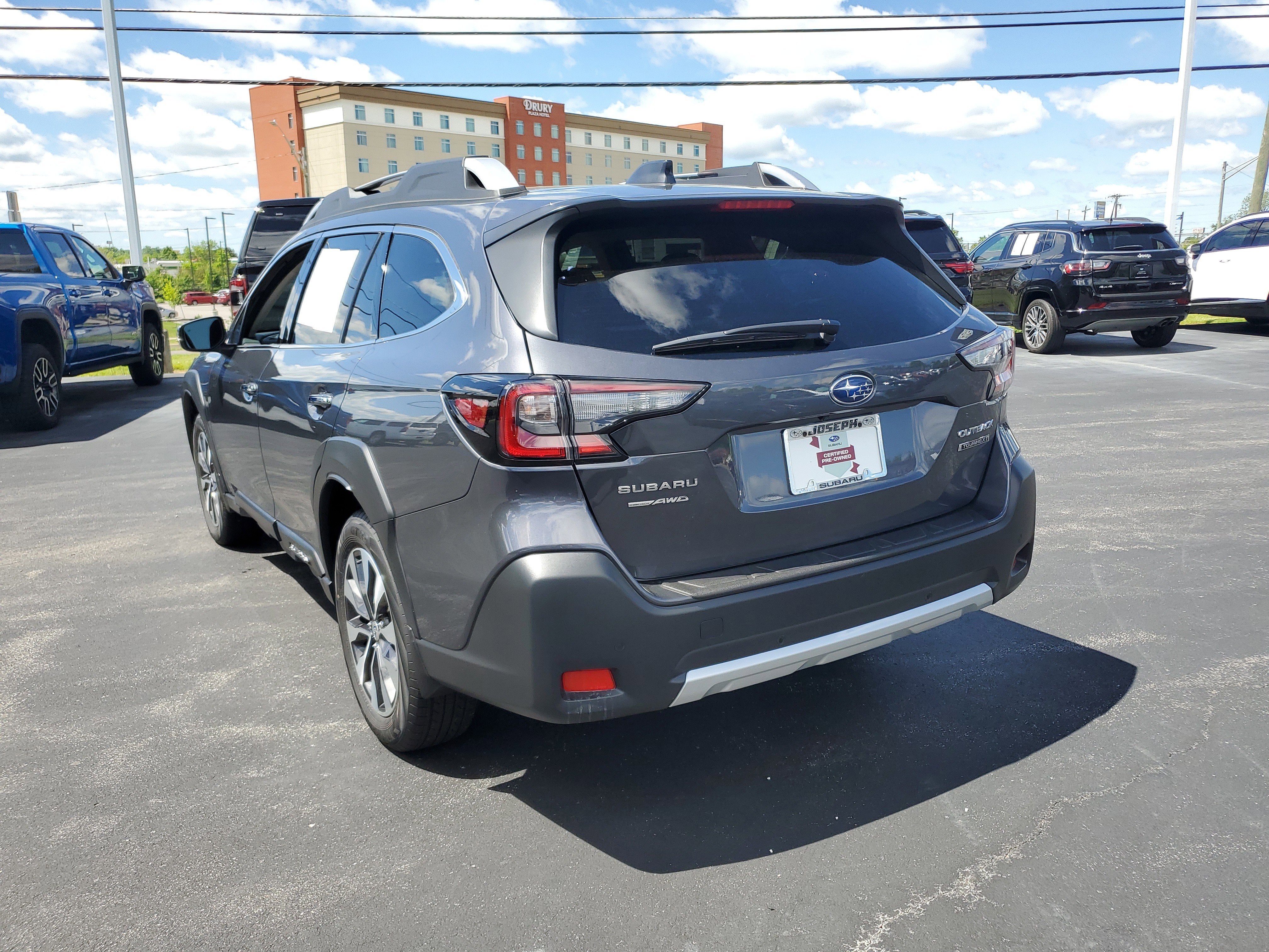 2025 Subaru Outback Touring XT