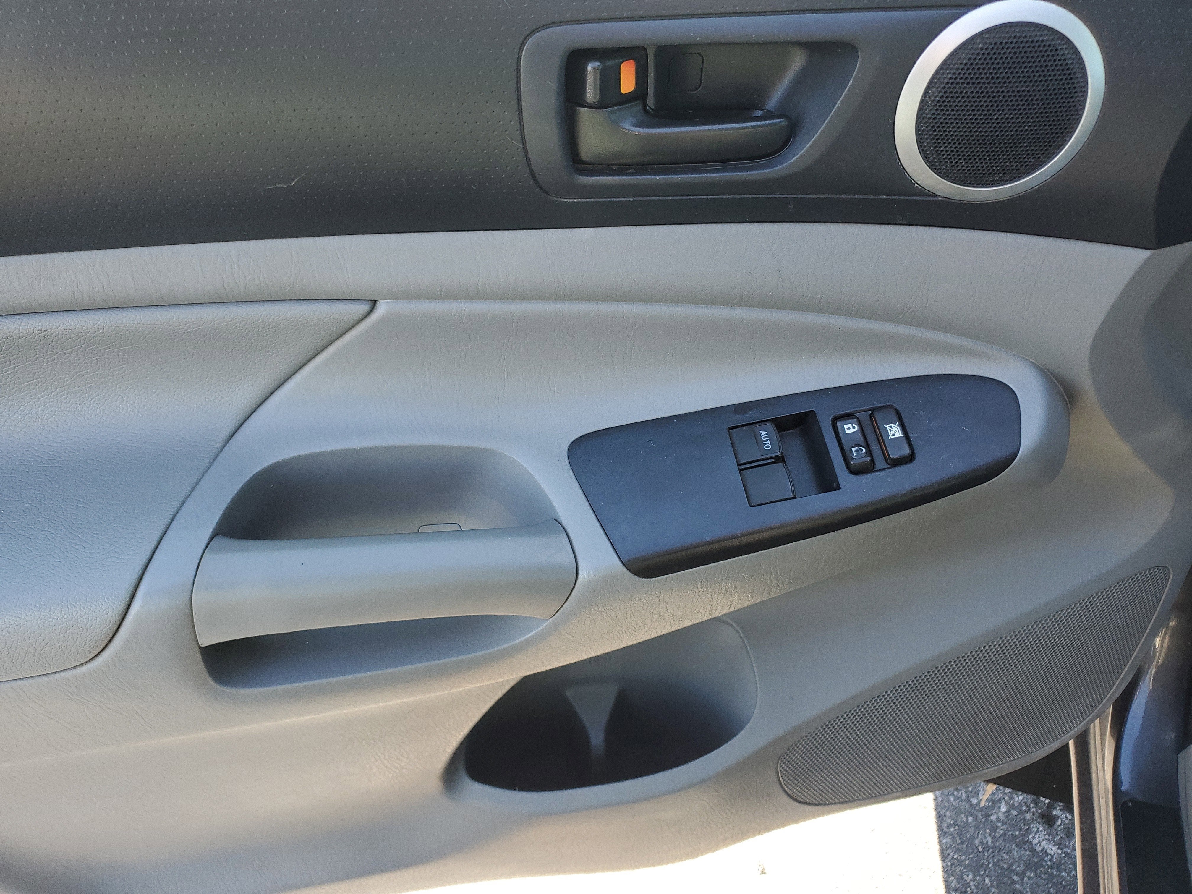 2012 Toyota Tacoma ACC CAB 4WD V6 AT