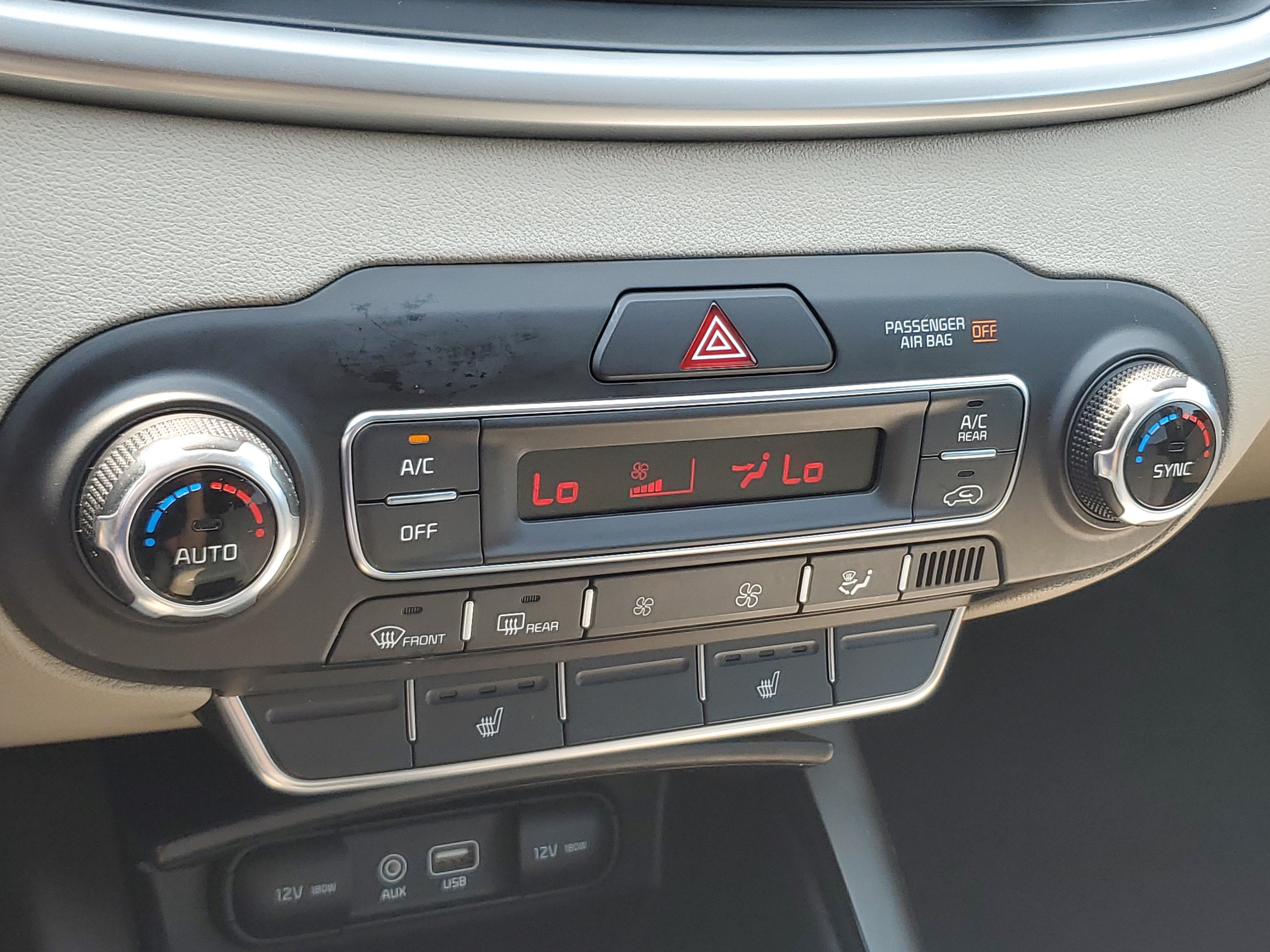 2019 Kia Sorento LX V6