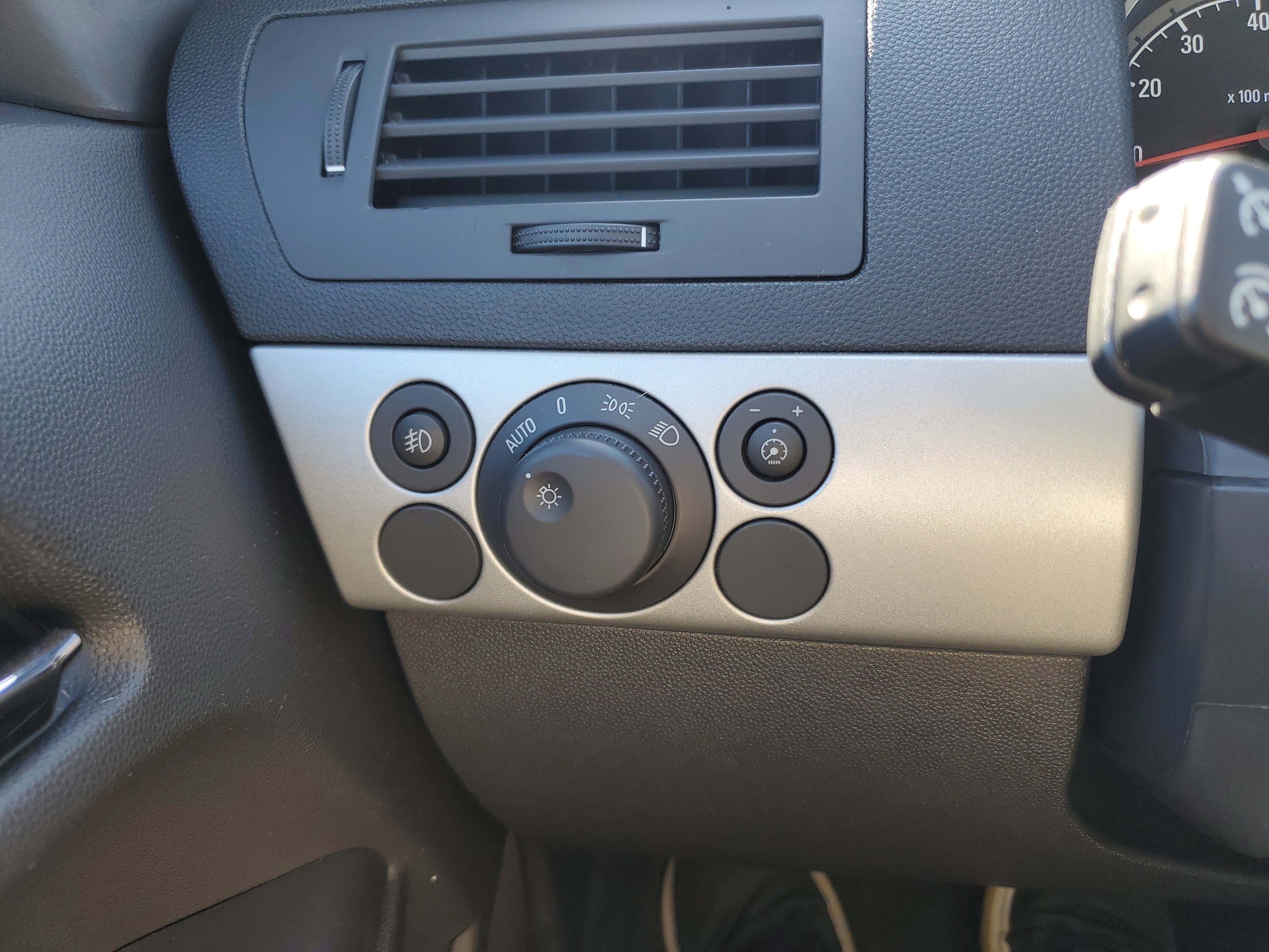 2008 Saturn Astra XR