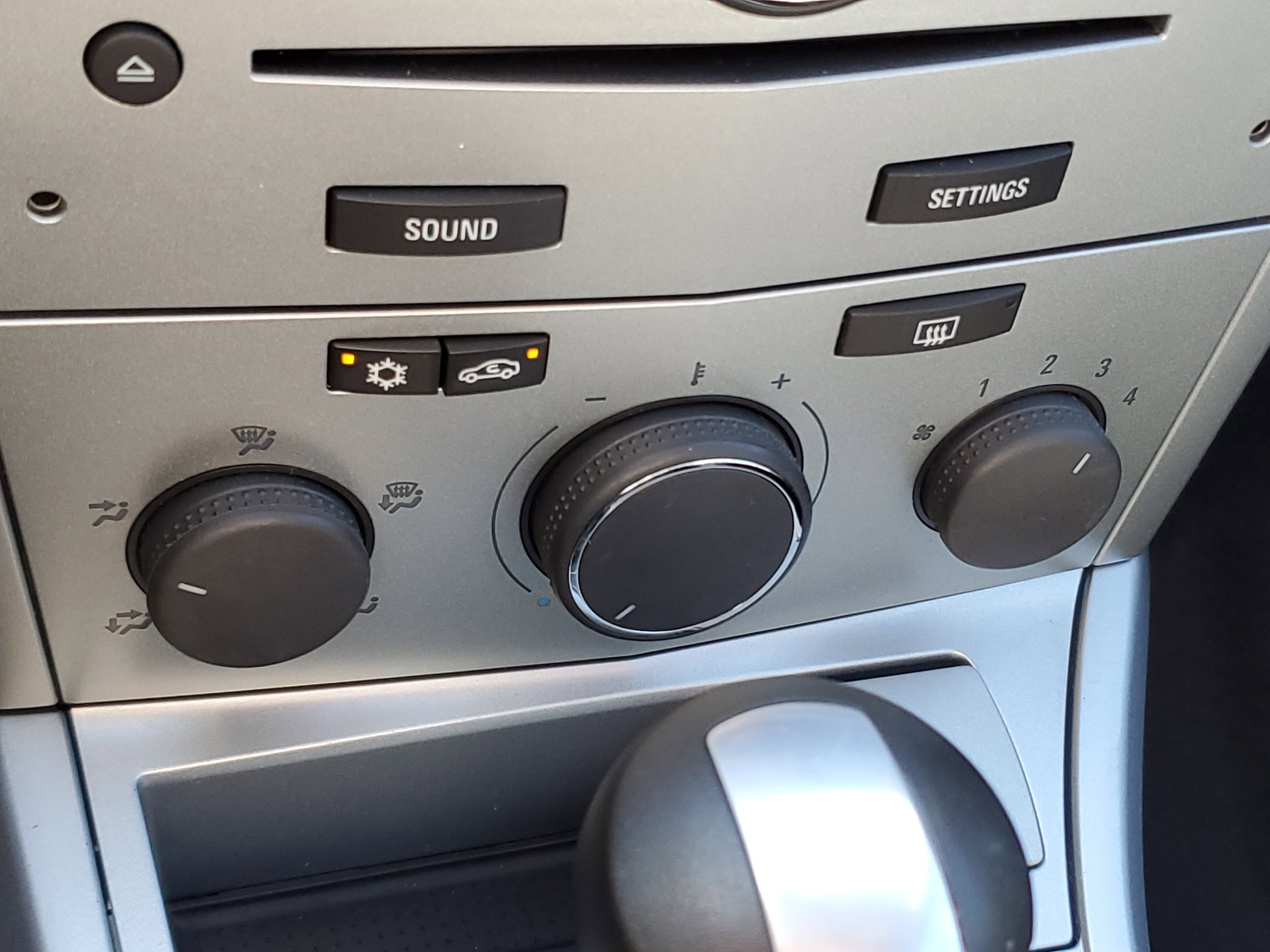 2008 Saturn Astra XR